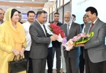 জাতিসংঘ সফর শেষে দেশে ফিরেছেন প্রধানমন্ত্রী